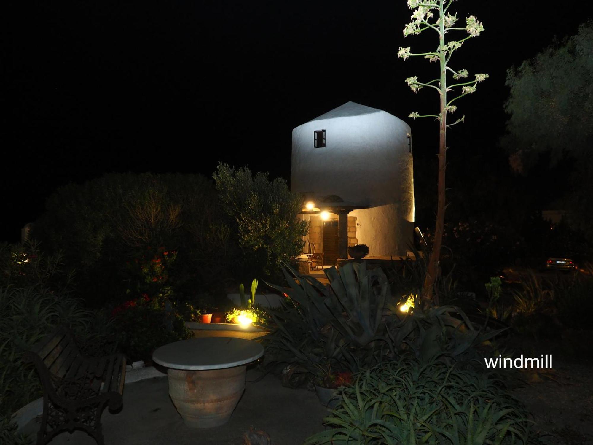 Anastasia'S Windmill And Anastasia'S Studio Plaka  Exterior photo