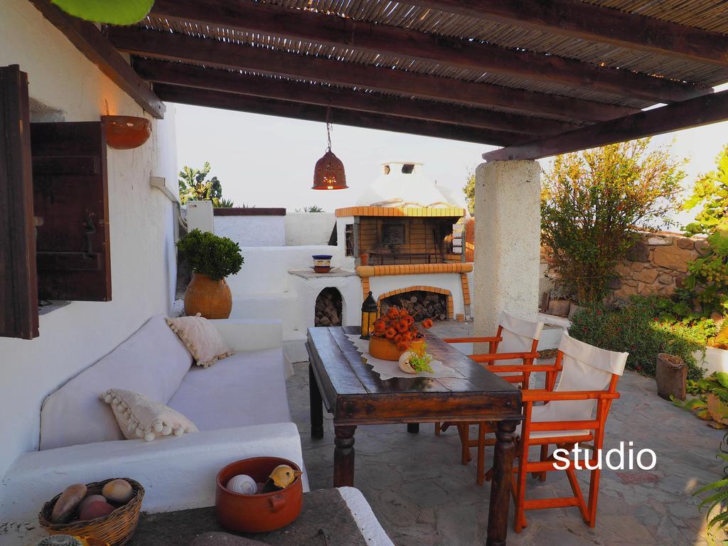 Anastasia'S Windmill And Anastasia'S Studio Plaka  Exterior photo